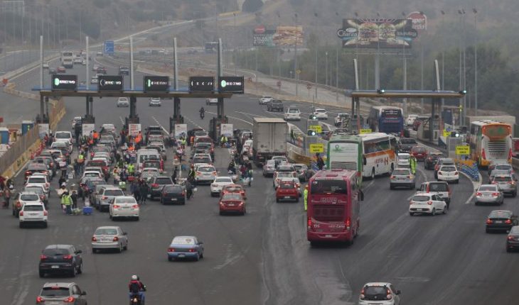 translated from Spanish: More than 140,000 vehicles are expected to return this Sunday