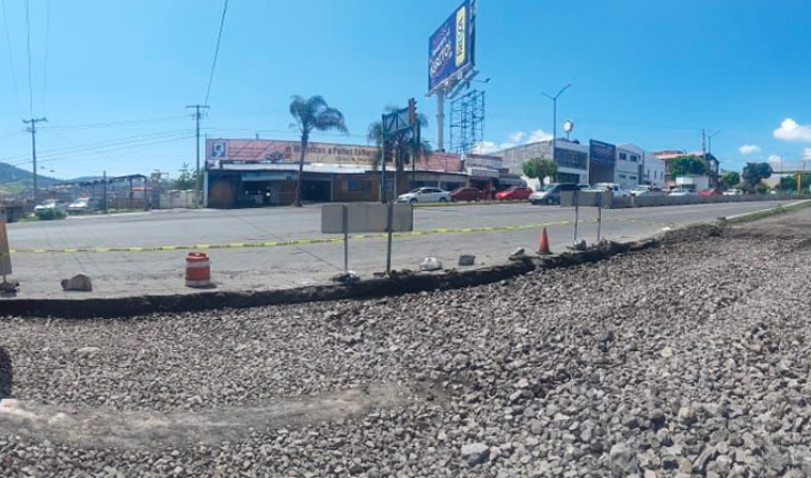 translated from Spanish: Morelia Government begins paving of a stretch of the north side of Av. Madero Oriente