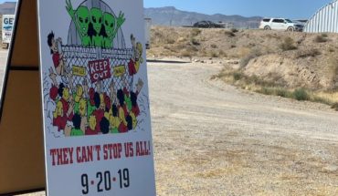 translated from Spanish: The day ‘Storm Area 51’ will be tomorrow and some people comment to be ready to enter