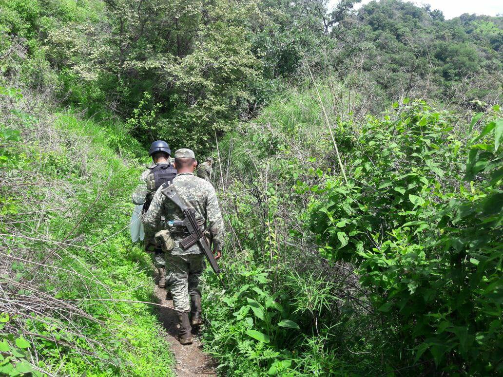 Three soldiers and two civilians are killed by ambush in Sierra de Chichihualco