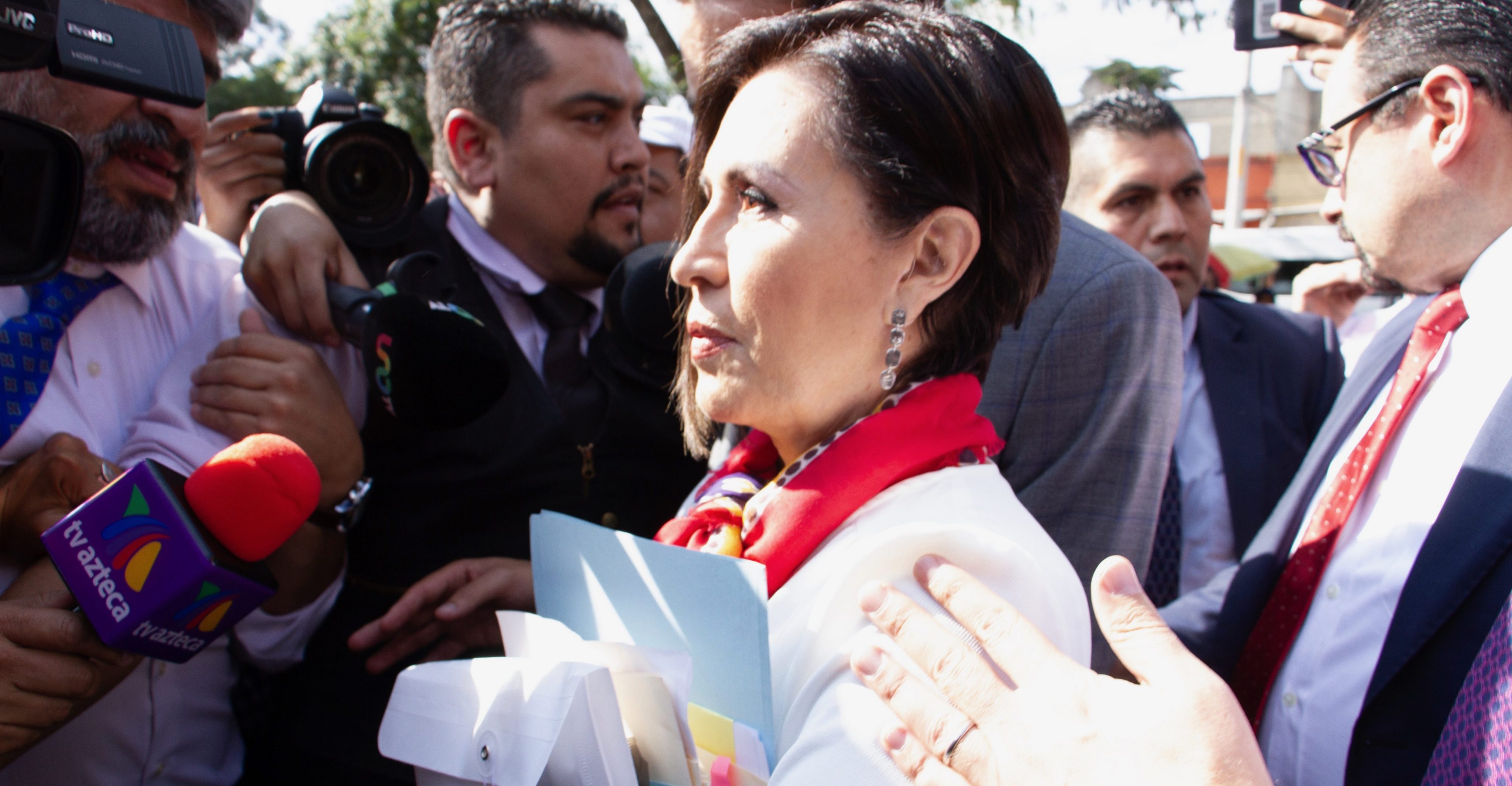 Defensa de Robles dice que licencia ‘falsa’ tiene otra firma y foto apócrifa