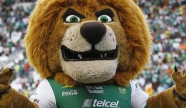Mascota del León se vuelve viral por baile al mejor estilo del Joker VIDEO