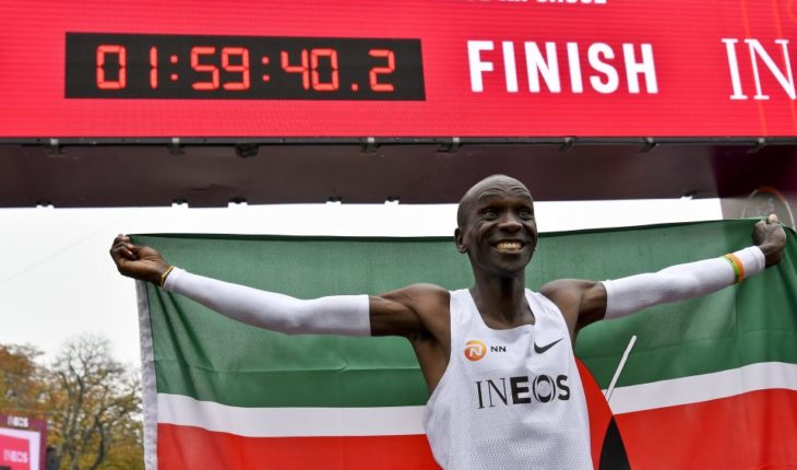 translated from Spanish: Kenyan Eliud Kipchoge finished marathon in less than 2 hours