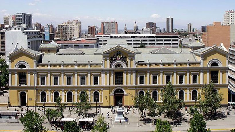 University of Chile instructed to separate social labor student aggressor from class