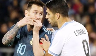 Argentina vs Uruguay: Messi amargó a Suárez sobre el final con gol de empate