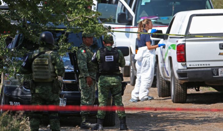 Hallan 7 cadáveres con impactos de bala dentro de vehículos en Tonalá