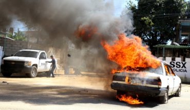 Quema de vehículos, bloqueos y enfrentamientos en Xaltianguis