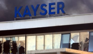 translated from Spanish: 17-year-old man killed in fire from Kayser factory had three holes in the chest that were not measured by the SML
