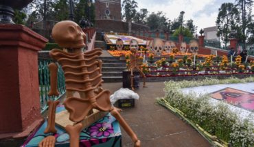 translated from Spanish: A tour in images of how Mexico is celebrated on the Day of the Dead