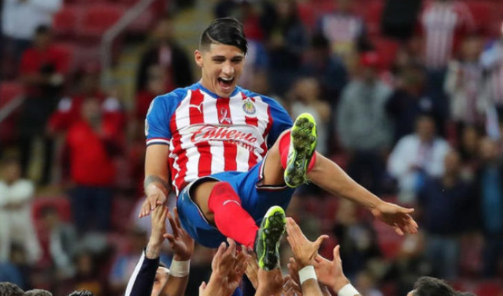 translated from Spanish: Alan Pulido belies his departure from the Chivas club