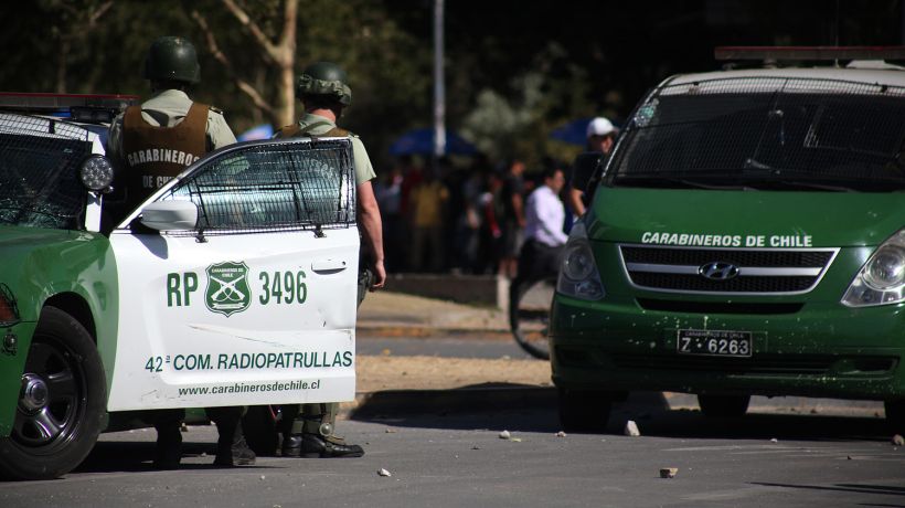Carabineros are left with pre-trial detention for alleged assembly during state of emergency