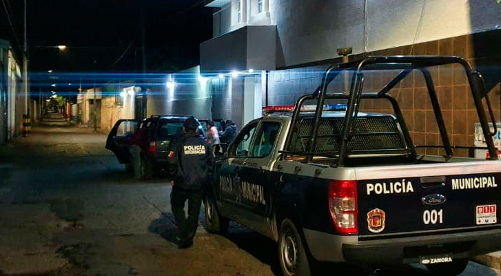Criminals burst into wake and take a young man's life in Jacona, Michoacán