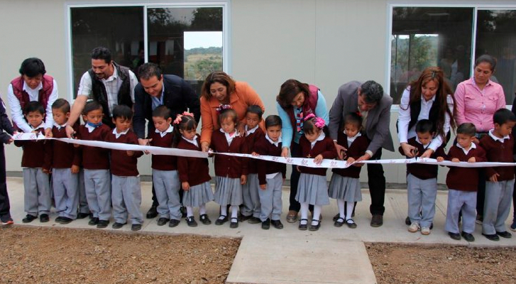DIF Morelia delivers classroom in community of Jerécuaro, Michoacán
