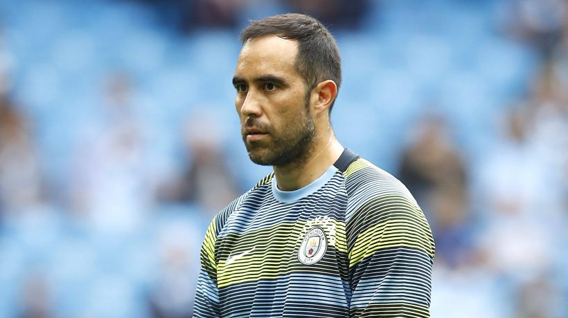 De Bruyne backs Claudio Bravo after controversy: "He's a magnificent goalkeeper"