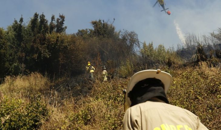 translated from Spanish: Onemi reported that there are 12 active fires nationwide