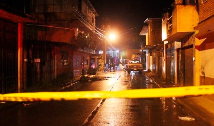 translated from Spanish: They leave one dead and one wounded in shooting attack in Uruapan, Michoacán