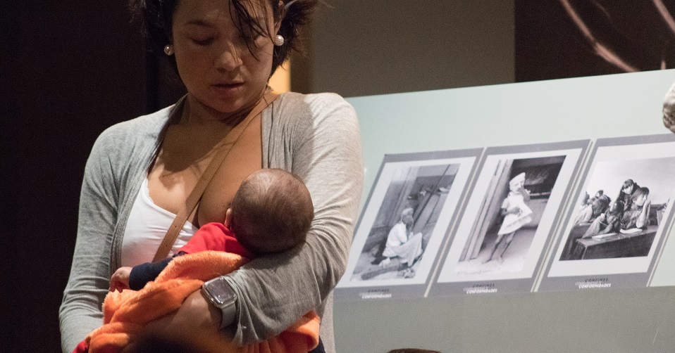 They make 'Tetada' in Museum after mother eviction for breastfeeding