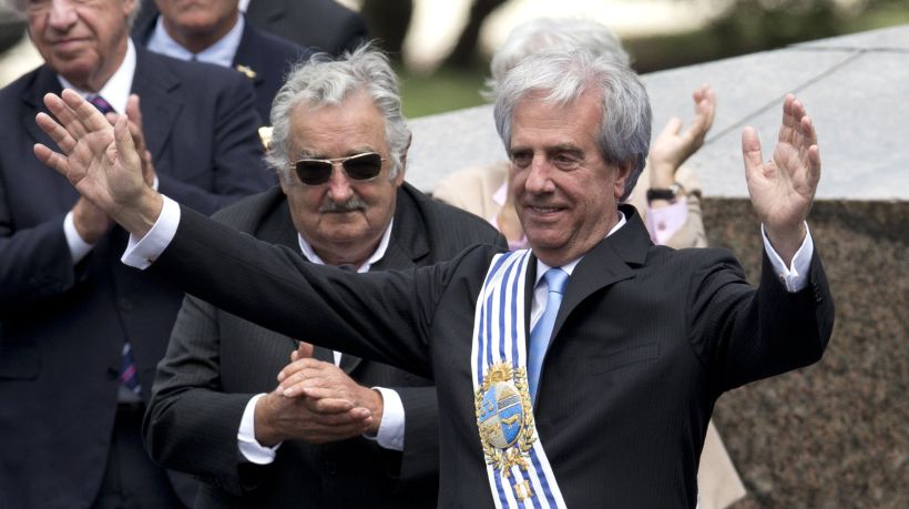 Uruguay denounces a "coup d'état" in Bolivia and urges to restore "immediately" the rule of law
