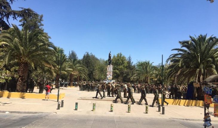 1.000 Carabineros llegan a sector de Plaza Baquedano para impedir manifestaciones