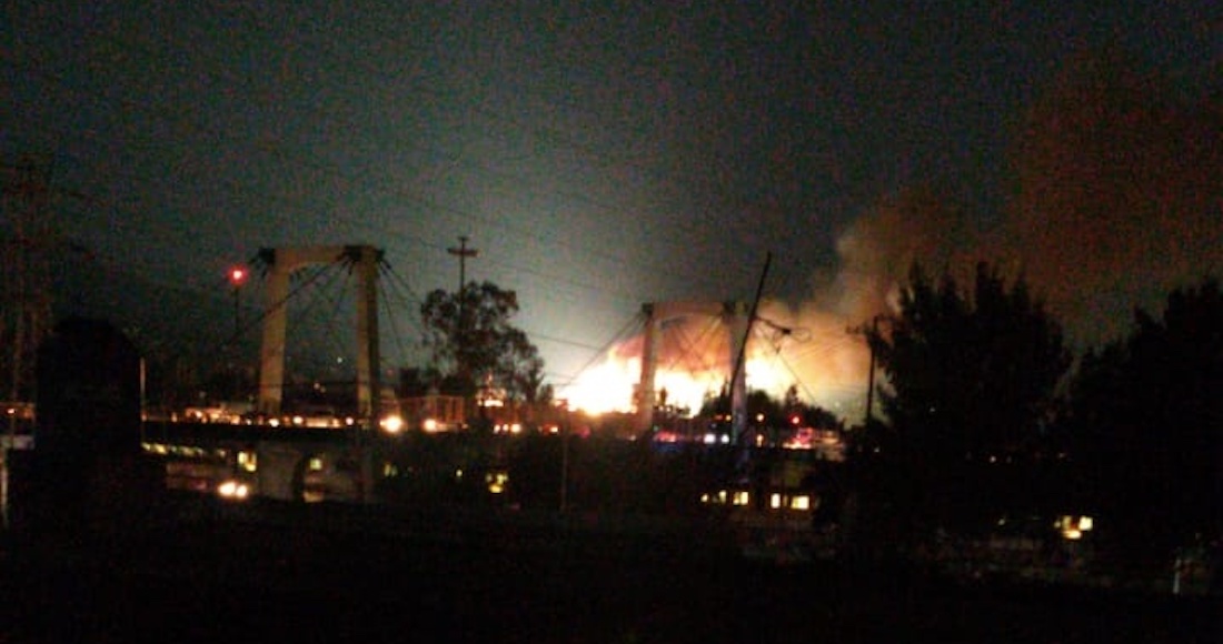 A fire occurs in santa martha's electrical substation (Videos)