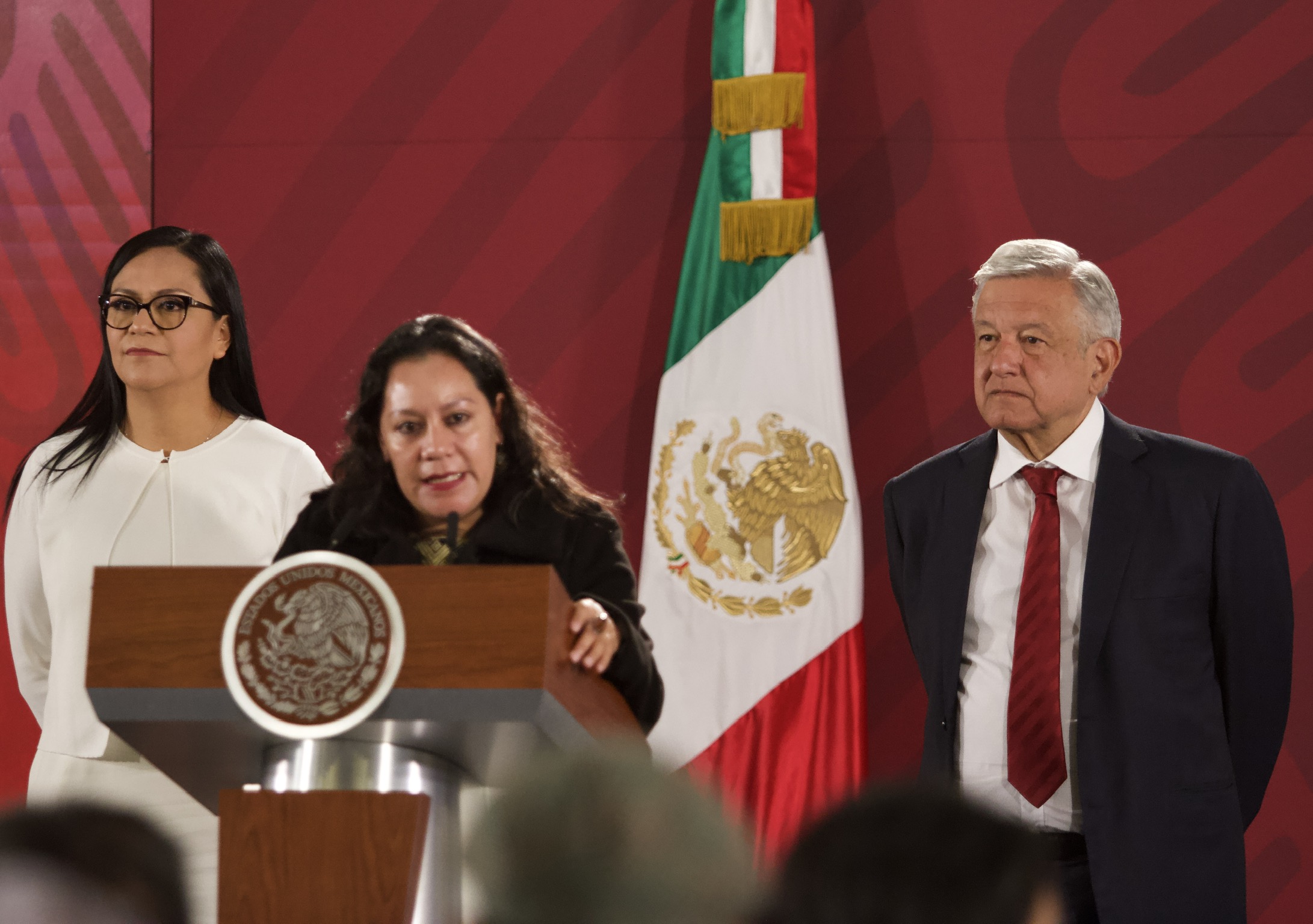 AMLO discusses giving scholarships to use Telethon centers