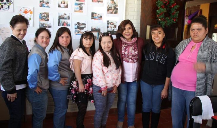 translated from Spanish: DIF Morelia opens beauty course for girls with Down Syndrome