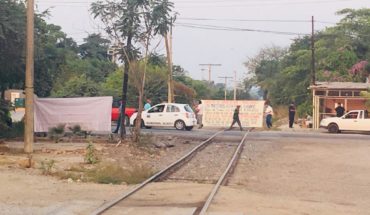 translated from Spanish: Michoacán industrialists demand firmness from authorities to 59 days of blockade on railways