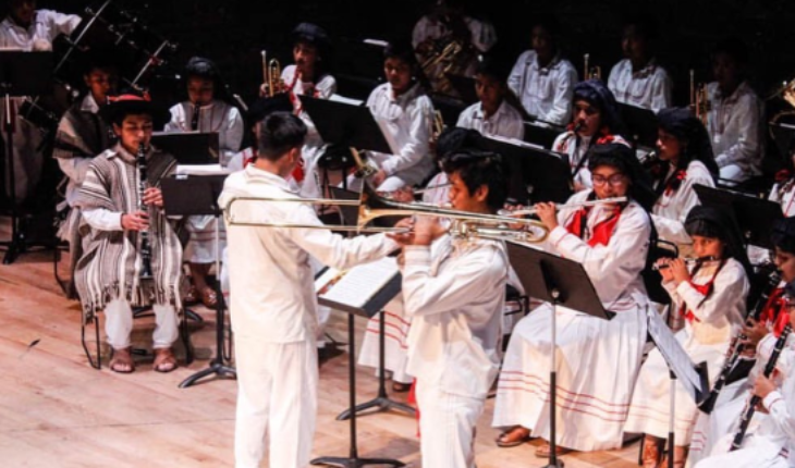 translated from Spanish: They steal instruments from the Ayutla Philharmonic Band, Oaxaca