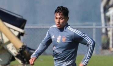 Carlos Salcedo negociaría regreso a Chivas tras ser borrado en Tigres
