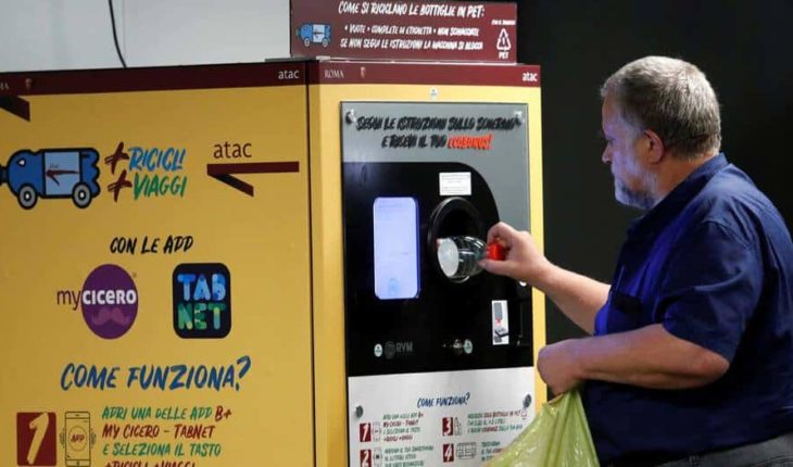 En Roma entregan boletos de Metro a cambio del reciclaje de botellas