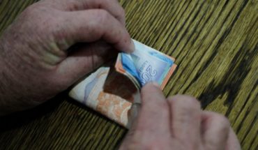 Endeudamiento de los chilenos llega al record de 75%, según informe