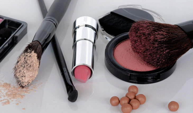 translated from Spanish: Brazilian cosmetics company Natura bought Avon for more than $3 billion