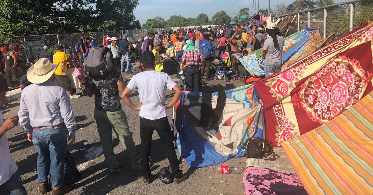 Caravana asks AMLO for permits to cross through Mexico