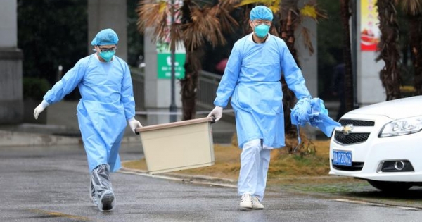 Chinese authorities confirm six dead from new coronavirus and warn it can spread among humans