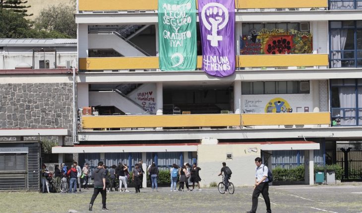translated from Spanish: FYL unemployed students agree to dialogue with UNAM