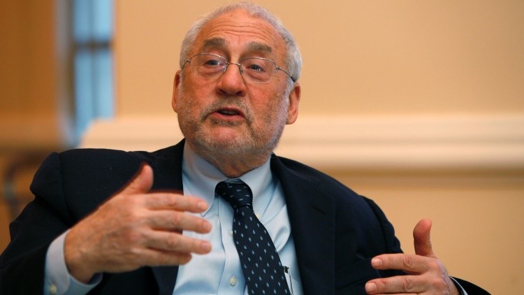 Joseph Stiglitz: "There was always this dissonance between Chile's reputation for economic management and poor equality performance"