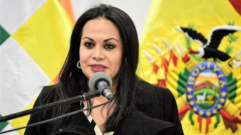 Minister resigns in Bolivia criticizing that Añez makes the same mistakes of Evo in seeking the presidency