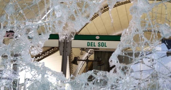POI detains two suspects in damage to El Sol Metro station during social outburst