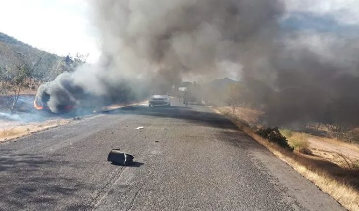 translated from Spanish: Territorial dispute between criminals leaves several vehicles on fire