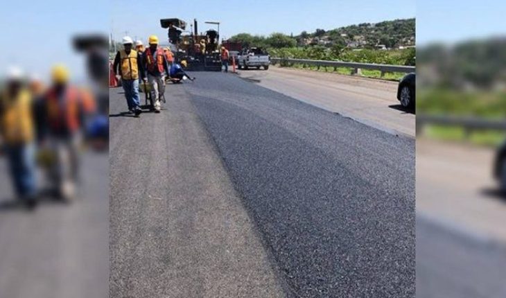 translated from Spanish: The first asphalt road with plastic is inaugurated in Mexico