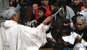 Arquidiócesis de Monterrey suspende saludo de paz en misas por coronavirus