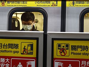 China: experto confía que el brote de coronavirus esté controlado a finales de abril