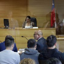 Decretan prisión preventiva para cinco ex carabineros involucrados en dos golpizas en Puente Alto