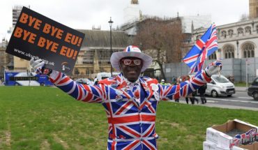 Ingleses compiten con canciones en el último día de Reino Unido en la UE