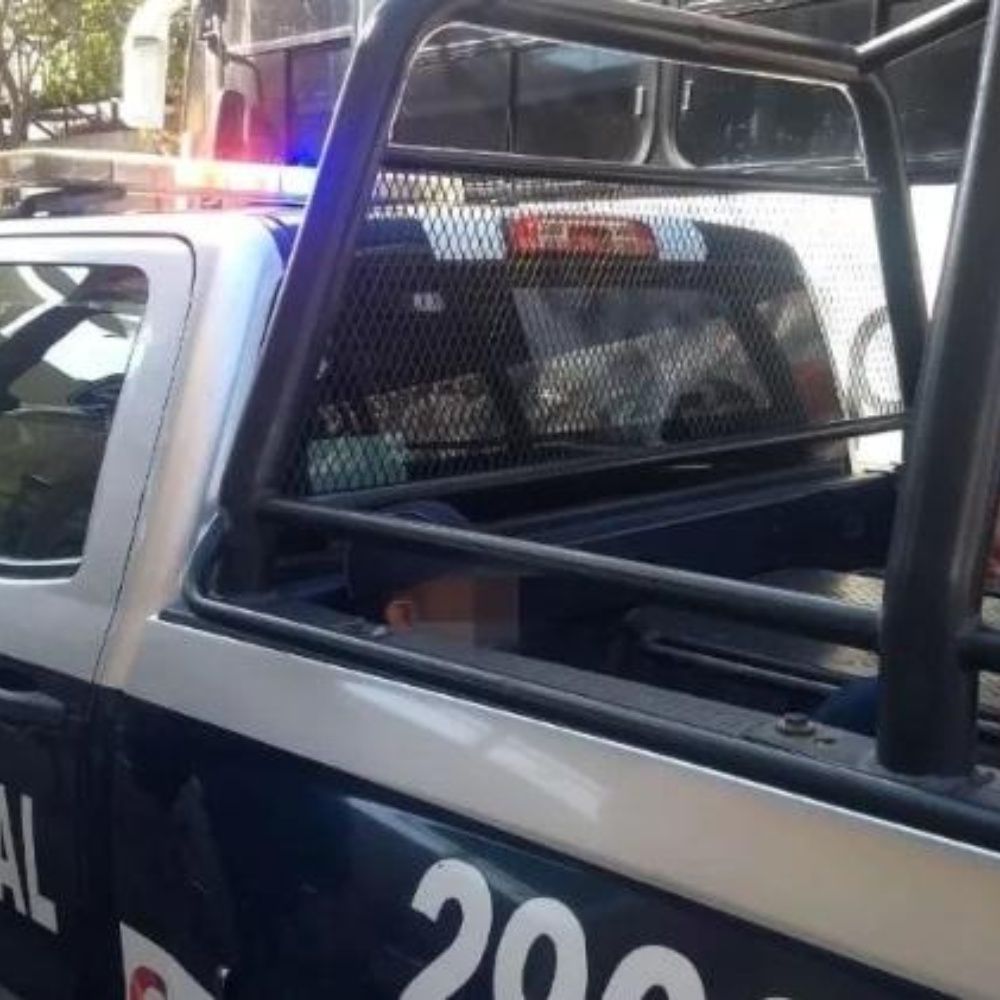 Ladrón con cubrebocas roba camioneta a mano armada en Torreón