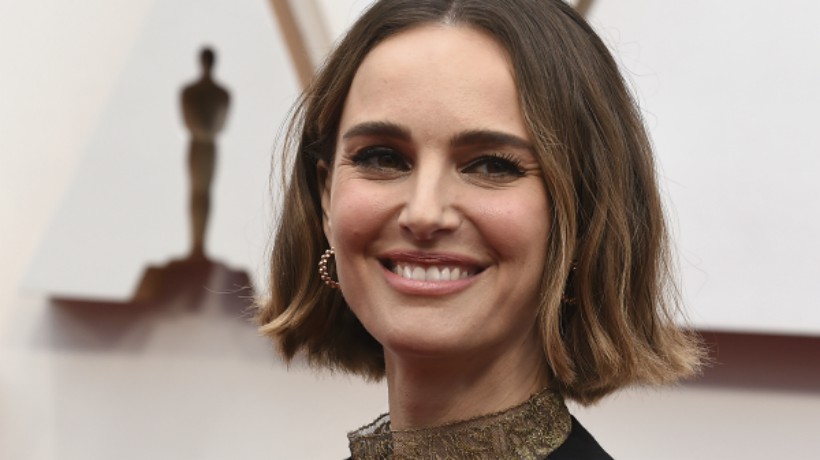 Natalie Portman se defiende de las críticas de Rose Mc Gowan por la capa que usó en los Oscars