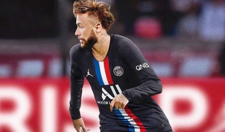 Neymar lució nuevo look en la goleada 5-0 del PSG al Montpellier