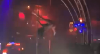 VIDEO VIRAL: Striper sufre brutal caída de 5 metros y siguió bailando