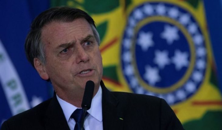translated from Spanish: Bolsonaro hinted that a journalist tried to gather information against him in exchange for sexual favors