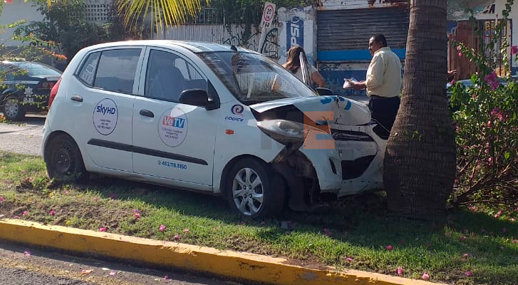 Driver injured in road accident in Apatzingán, Michoacán